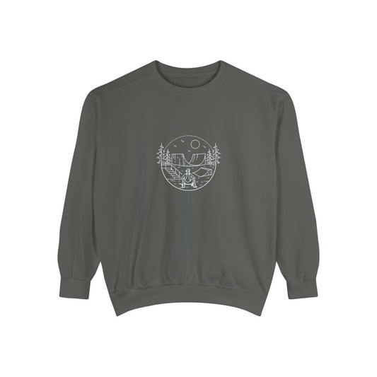 Skater - wht - Unisex Garment-Dyed Sweatshirt